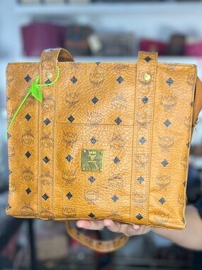 MCM TOTE